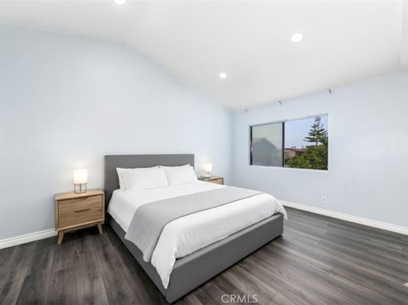 555 S Azusa, Azusa CA 91702