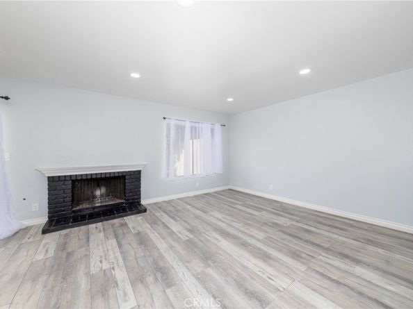 555 S Azusa, Azusa CA 91702