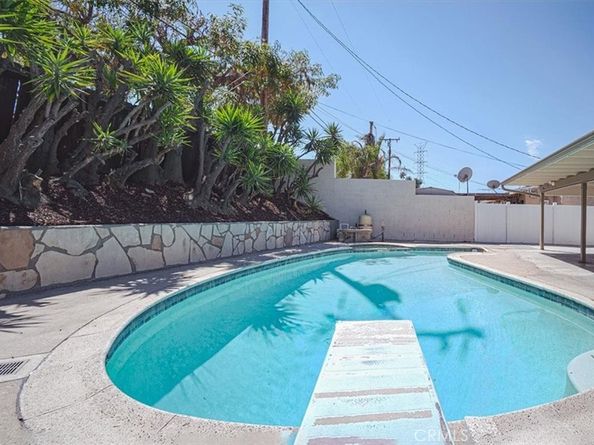5718 N Galanto, Azusa CA 91702
