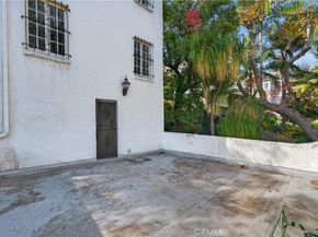 2329 N Edgemont, Los Angeles CA 90027
