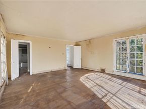 2329 N Edgemont, Los Angeles CA 90027