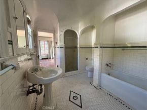 2329 N Edgemont, Los Angeles CA 90027