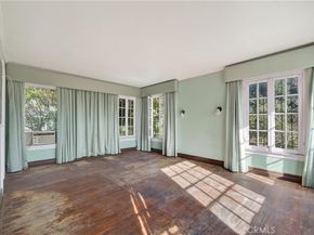 2329 N Edgemont, Los Angeles CA 90027