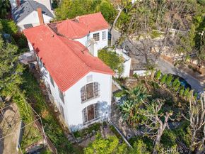 2329 N Edgemont, Los Angeles CA 90027