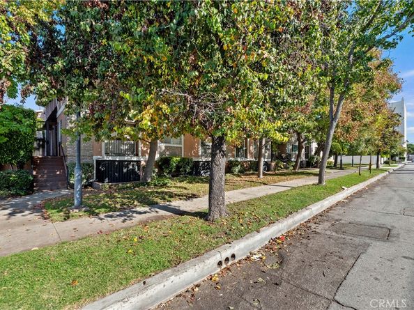 147 W Acacia Ave. #104, Glendale CA 91204