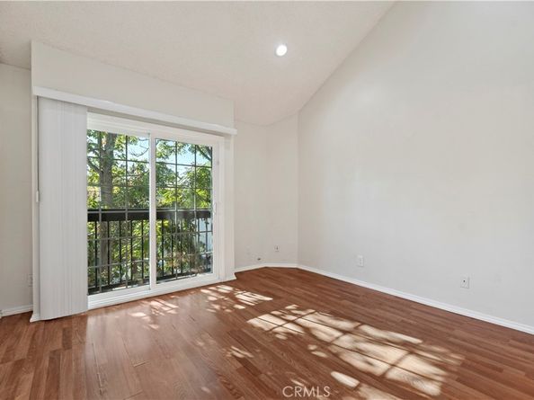 147 W Acacia Ave. #104, Glendale CA 91204