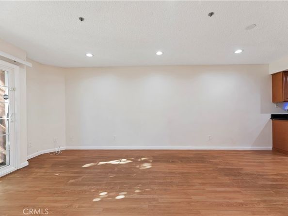 147 W Acacia Ave. #104, Glendale CA 91204