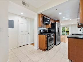 147 W Acacia Ave. #104, Glendale CA 91204