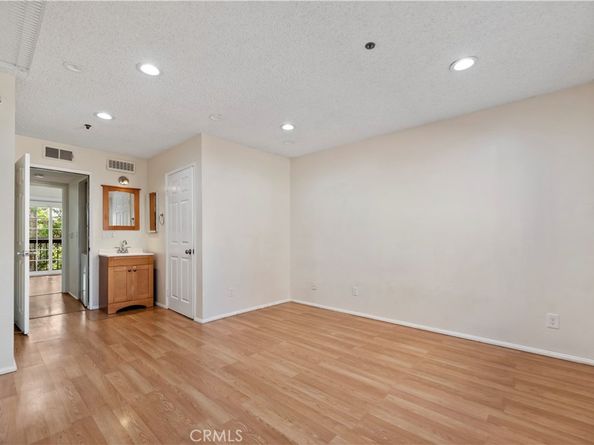 147 W Acacia Ave. #104, Glendale CA 91204