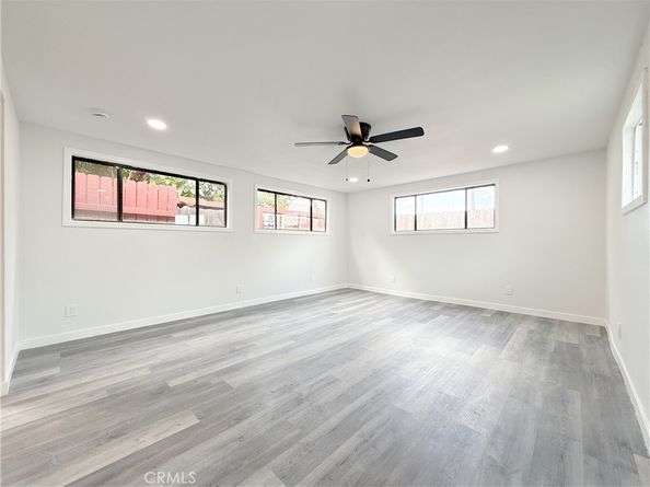 5557 Lemon Avenue, Long Beach CA 90805