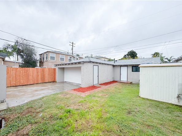 5557 Lemon Avenue, Long Beach CA 90805