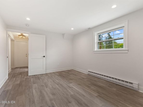 64 Amherst Place, Stamford CT 06902