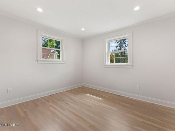 64 Amherst Place, Stamford CT 06902