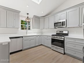 64 Amherst Place, Stamford CT 06902