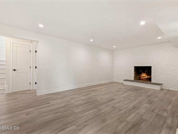 64 Amherst Place, Stamford CT 06902