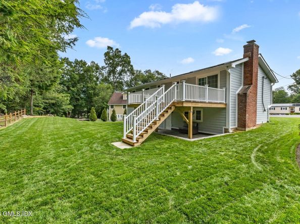 64 Amherst Place, Stamford CT 06902