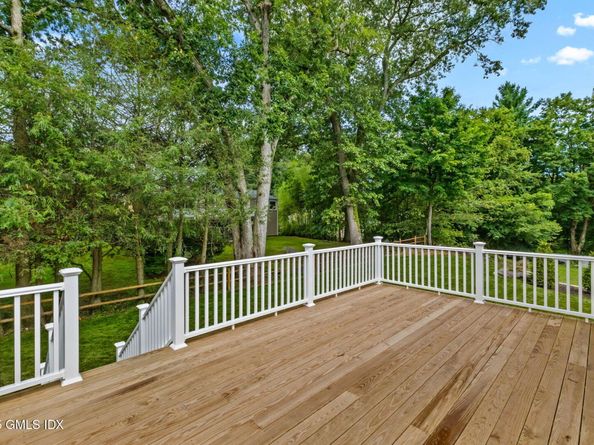 64 Amherst Place, Stamford CT 06902