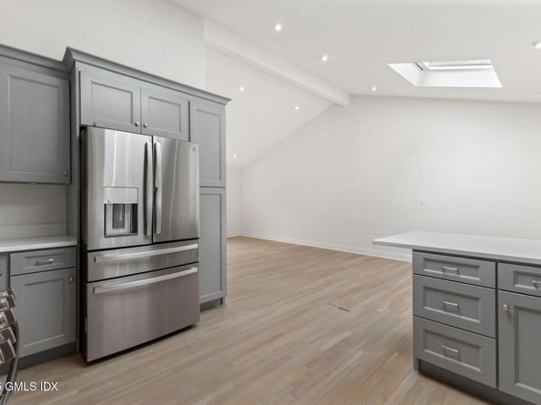 64 Amherst Place, Stamford CT 06902