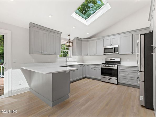 64 Amherst Place, Stamford CT 06902