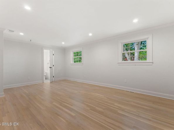 64 Amherst Place, Stamford CT 06902