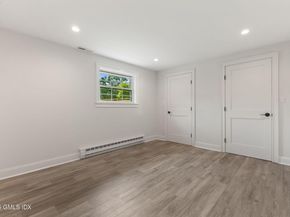 64 Amherst Place, Stamford CT 06902