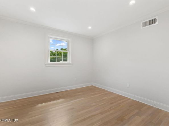 64 Amherst Place, Stamford CT 06902