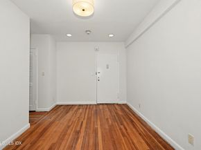 1 Putnam Hill 3C, Greenwich CT 06830