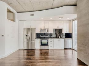 360 Nueces ST 2004, Austin TX 78701