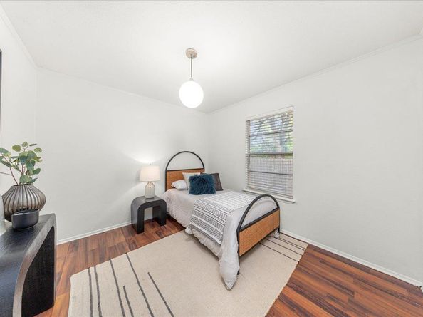 5108 Emerald Forest DR, Austin TX 78745