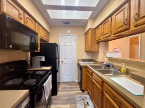 915 W 23rd ST 206, Austin TX 78705