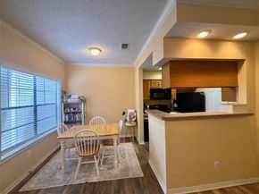 915 W 23rd ST 206, Austin TX 78705