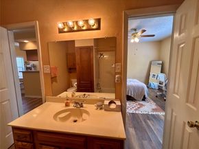 915 W 23rd ST 206, Austin TX 78705