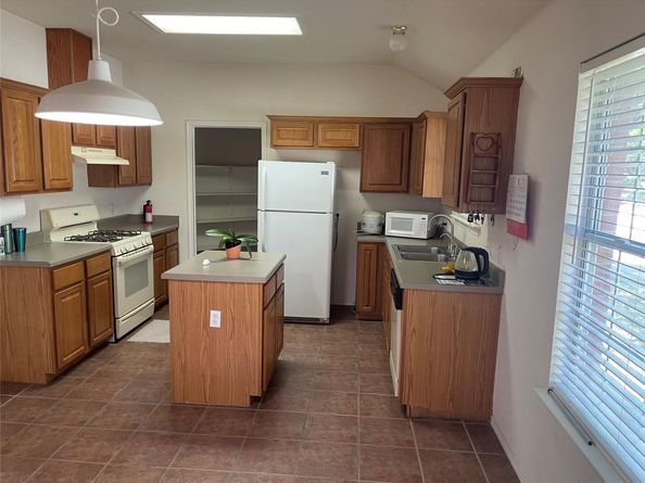 1510 Amarylis DR, Pflugerville TX 78660