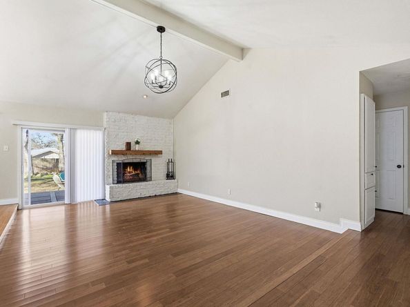 9424 Shady Oaks DR, Austin TX 78729