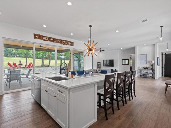 418 Venture BLVD S, Point Venture TX 78645