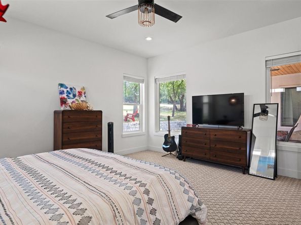 418 Venture BLVD S, Point Venture TX 78645