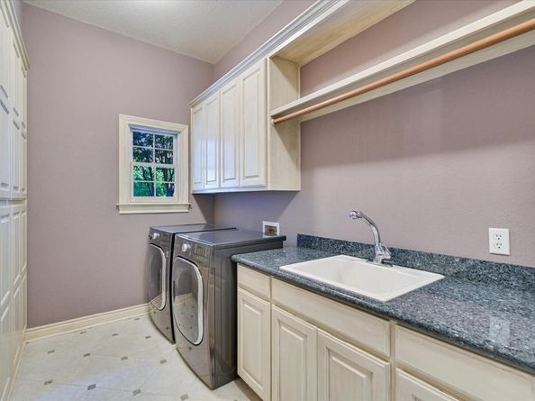 9405 Leaning Rock CIR, Austin TX 78730