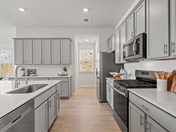 416 Deerpath ST, Leander TX 78641