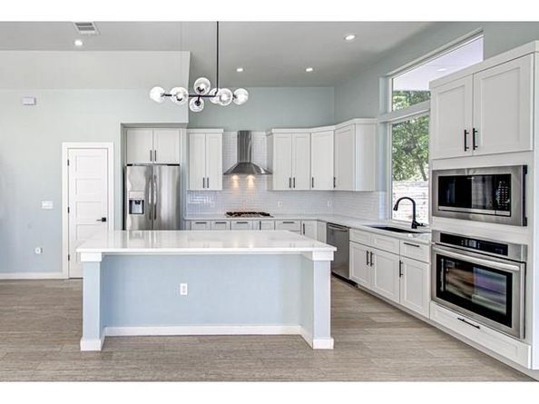 1110 3/4 Fiesta ST 1, Austin TX 78702