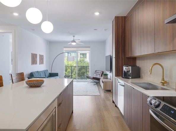 1701 Simond Ave 312, Austin TX 78723