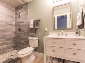 5704 Gloucester LN A, Austin TX 78723