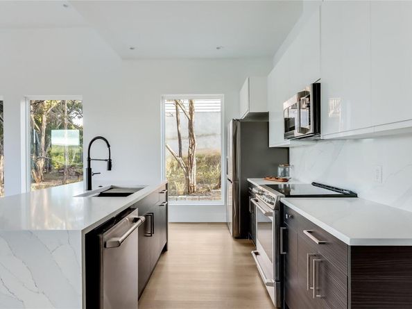 8009 Flintlock CIR, Lago Vista TX 78645