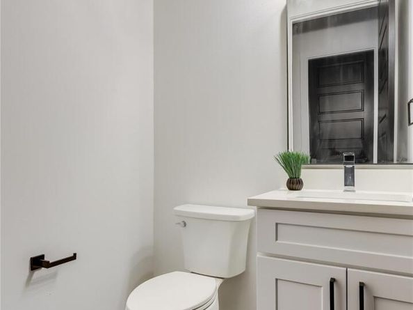 8009 Flintlock CIR, Lago Vista TX 78645