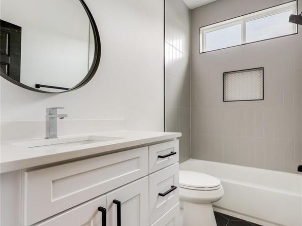 8009 Flintlock CIR, Lago Vista TX 78645