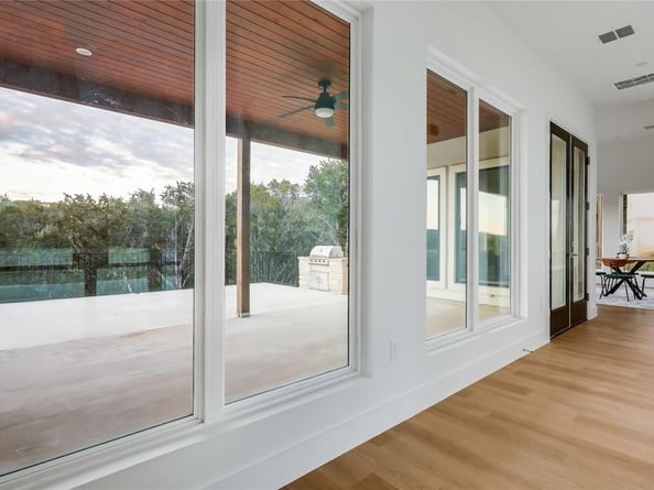 8009 Flintlock CIR, Lago Vista TX 78645