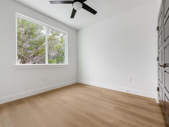 8009 Flintlock CIR, Lago Vista TX 78645