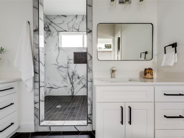 8009 Flintlock CIR, Lago Vista TX 78645