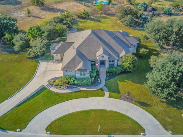 205 Standing Oak DR, Georgetown TX 78633