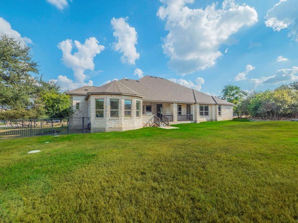 205 Standing Oak DR, Georgetown TX 78633