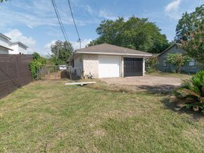 1106 Saucedo ST, Austin TX 78721